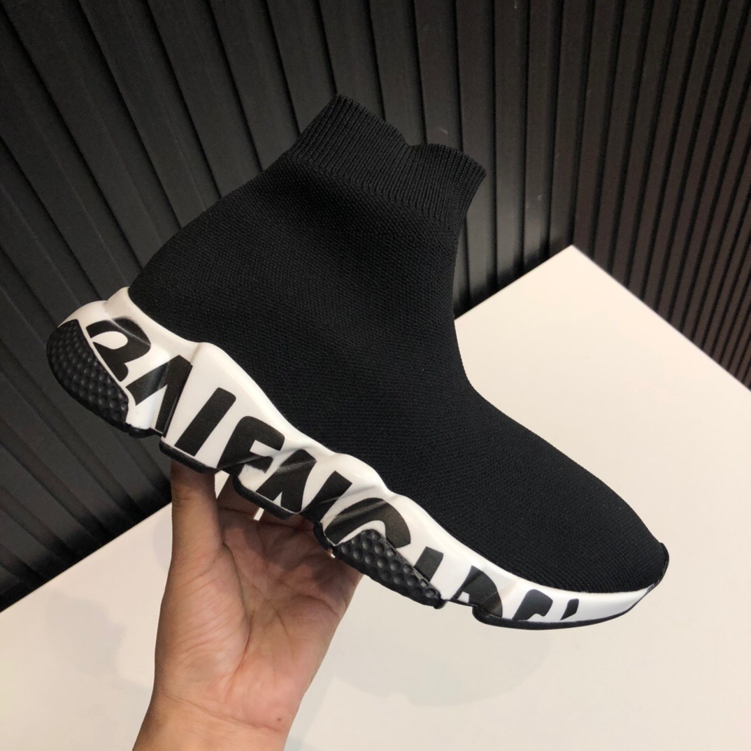 발렌시아가 스피드 러너 11