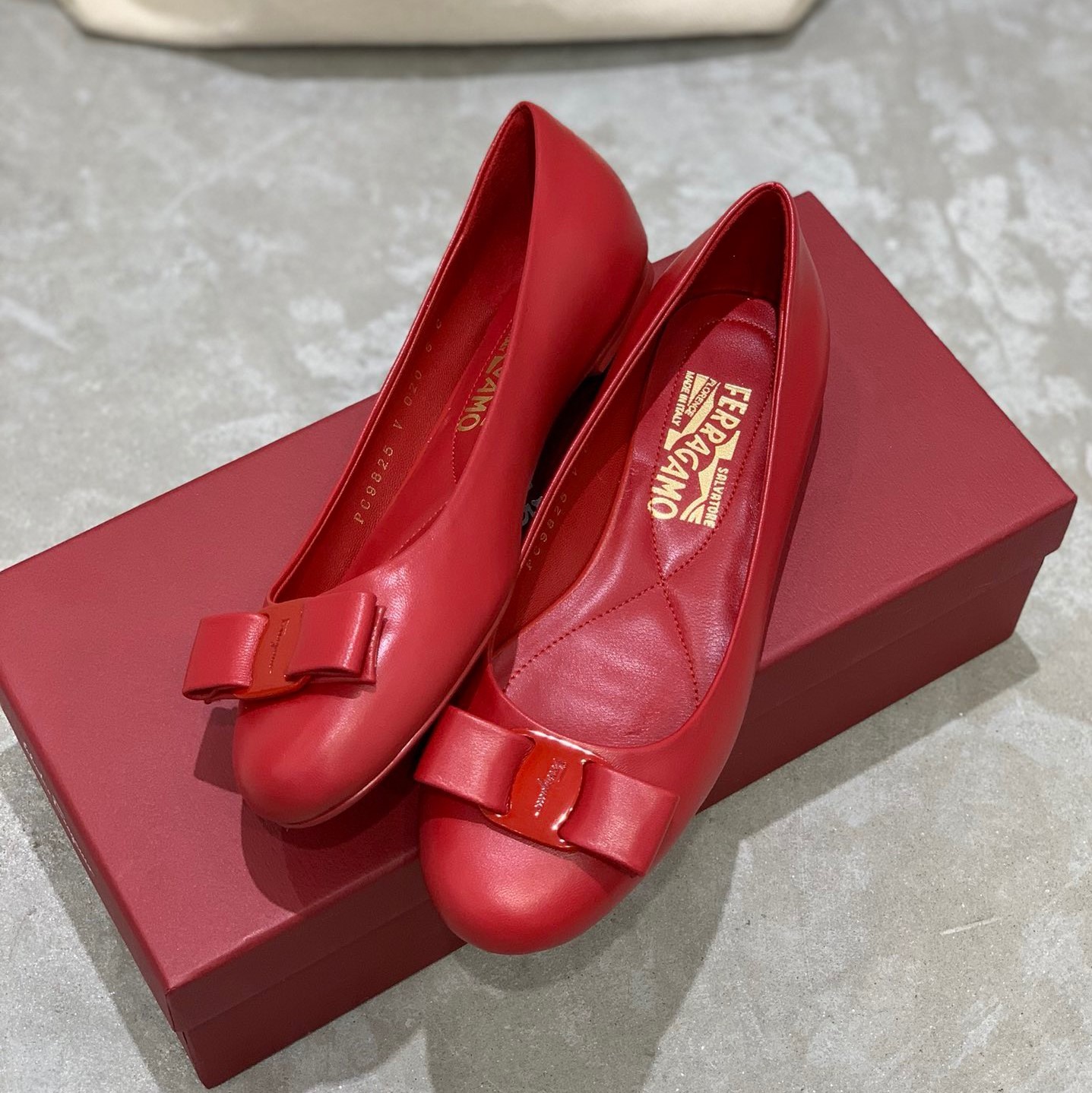 페레가모 바라 보우 1cm
