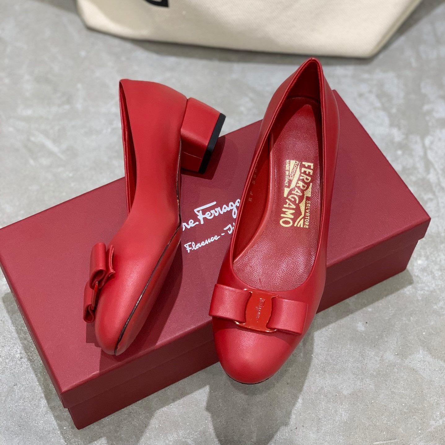 페레가모 바라 보우 3cm