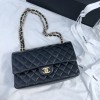 샤넬 클래식 미듐 25cm 램스킨