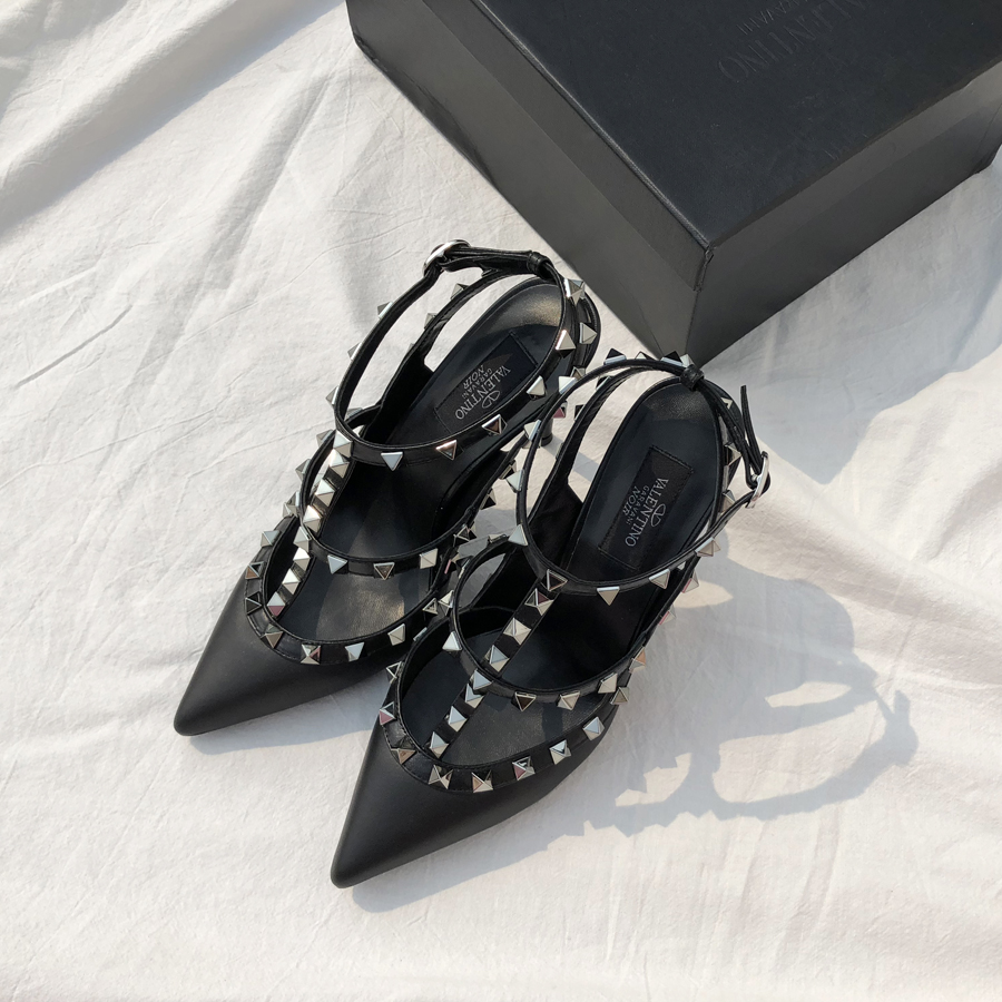 발렌티노 락스터드 스트랩 힐 9.5cm