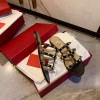 발렌티노 락스터드 샌들