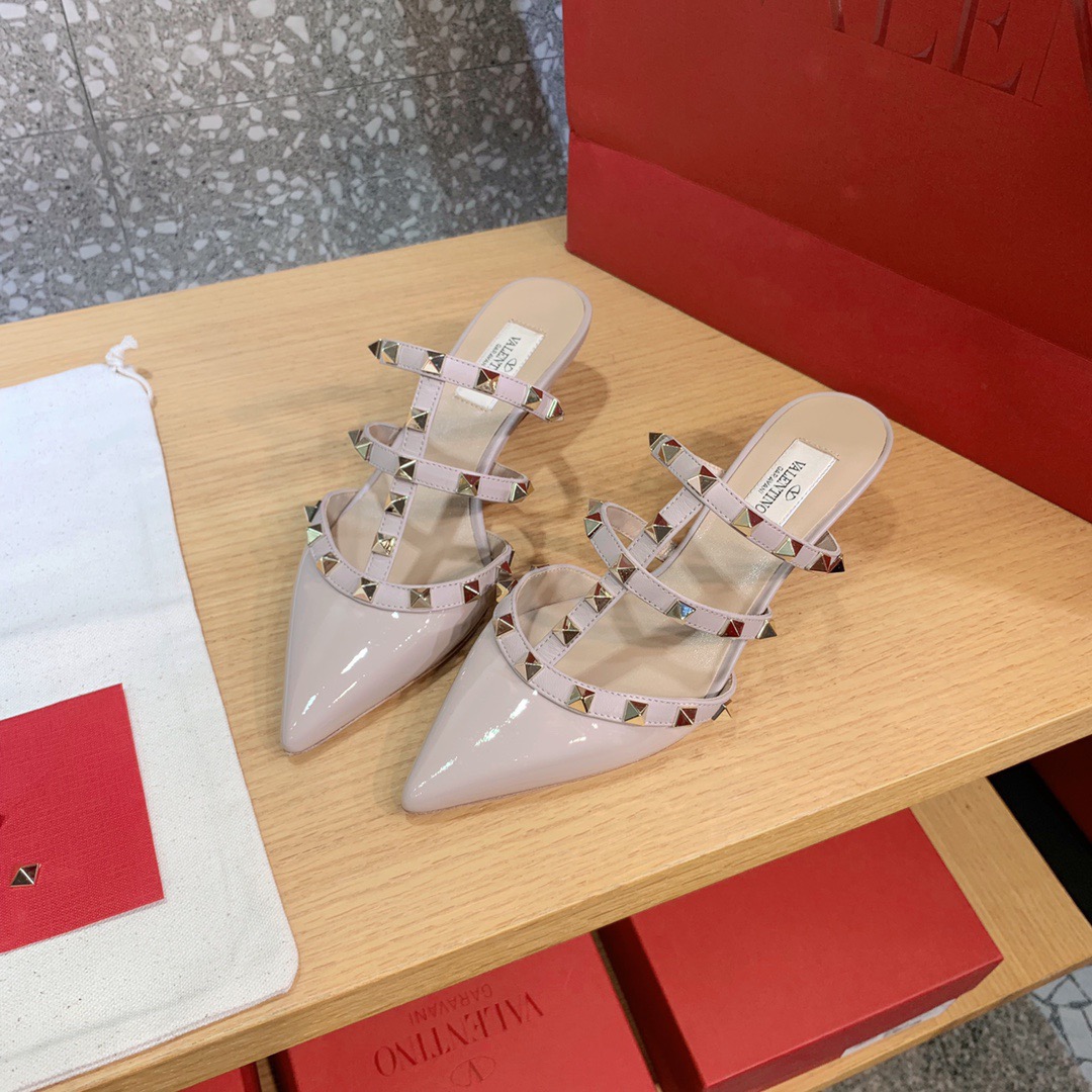 발렌티노 락스터드 뮬 유광 4.5cm