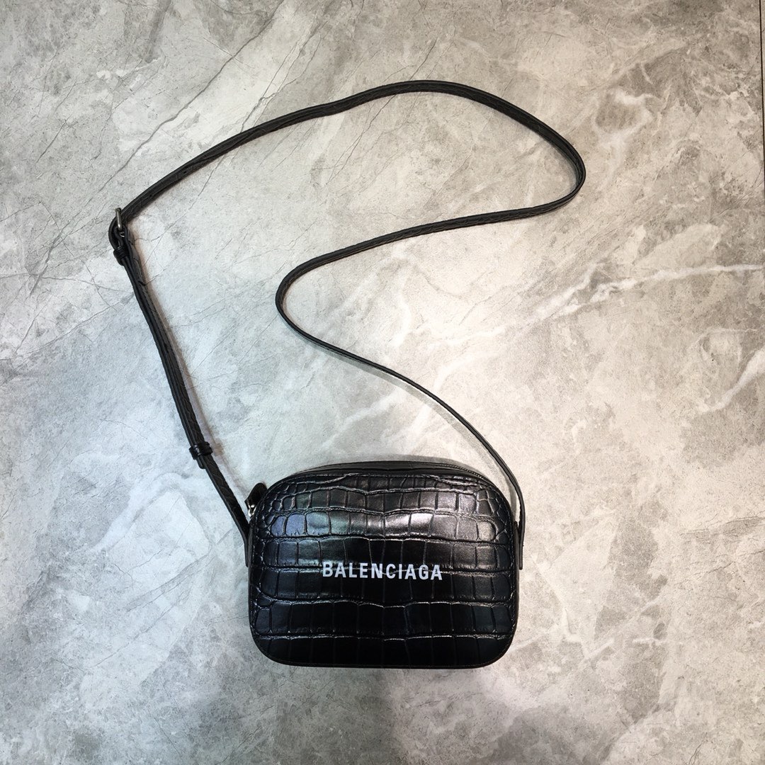 발렌시아가 빌 카메라 백