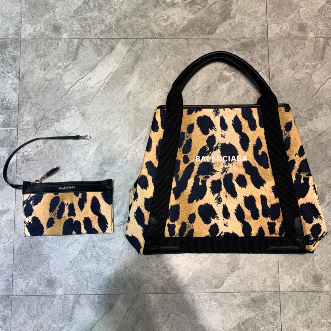 발렌시아가 카바스 쇼퍼백 40cm