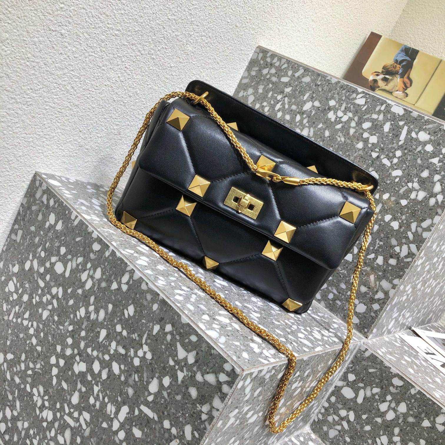 발렌티노 로만 스터드 체인백 30cm