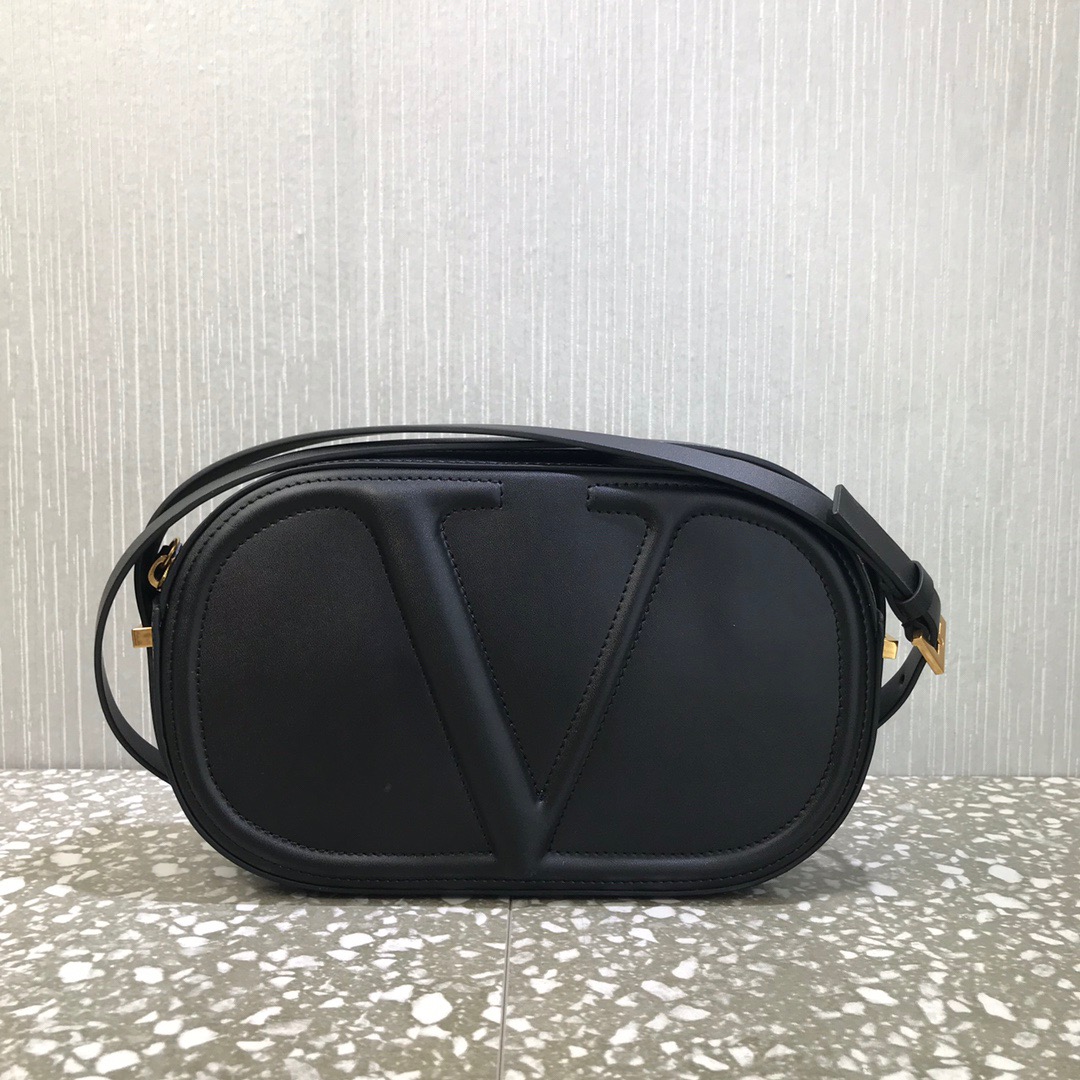 발렌티노 브이로고 카메라 백