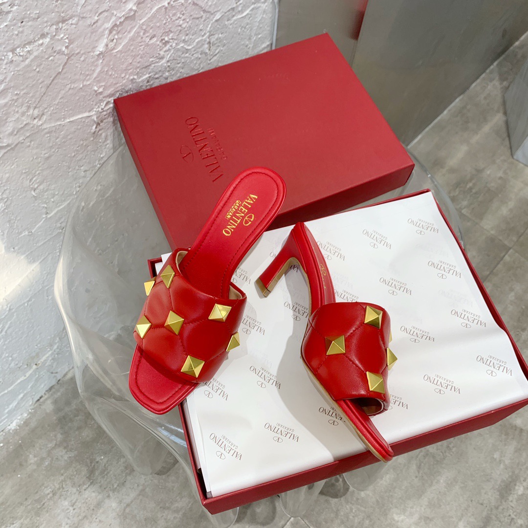 발렌티노 로만 스터드 슬라이드 샌들 6.5cm