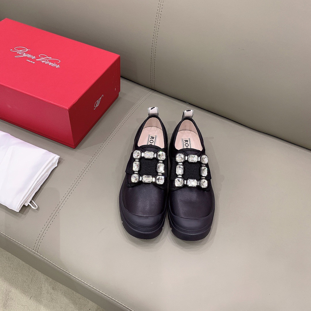 로저비비에 스니커즈