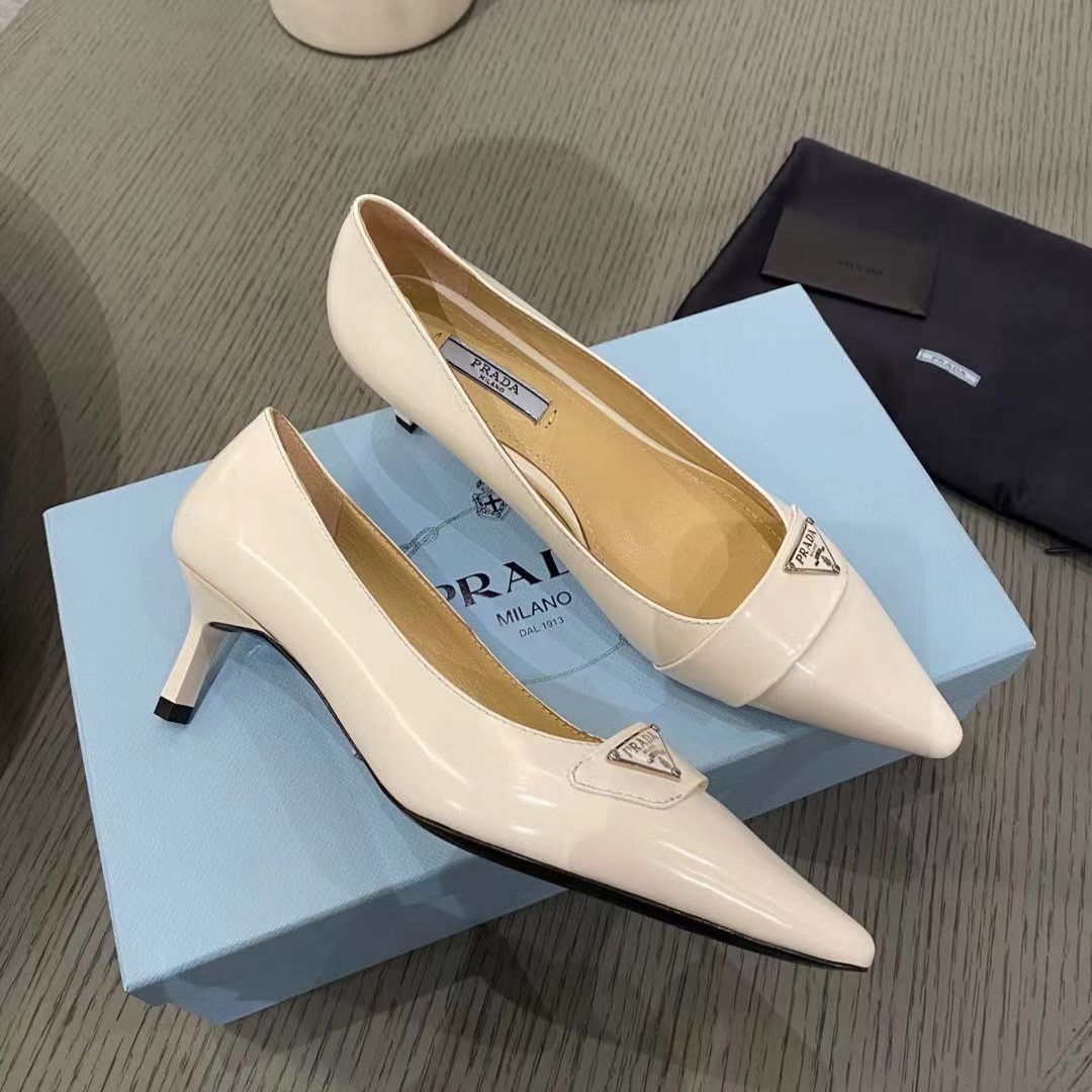 프라다 삼각 로고 힐 5.5cm