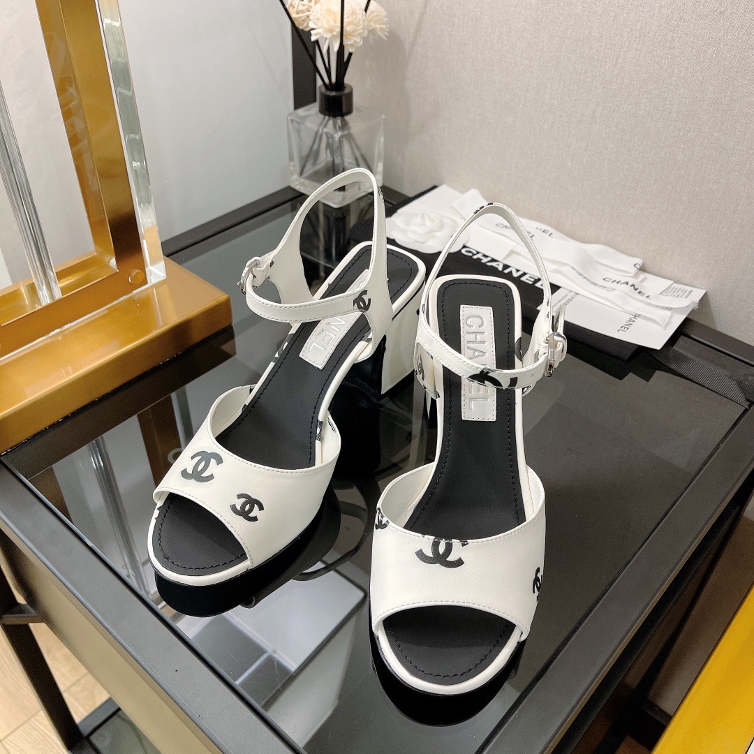 샤넬 백 로고 프린트 샌들