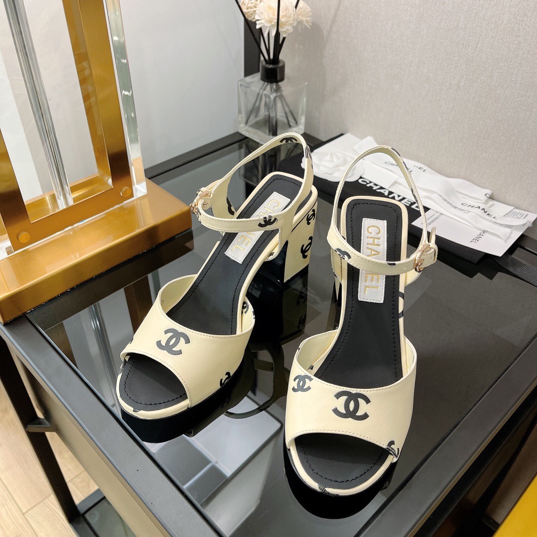 샤넬 백 로고 프린트 샌들