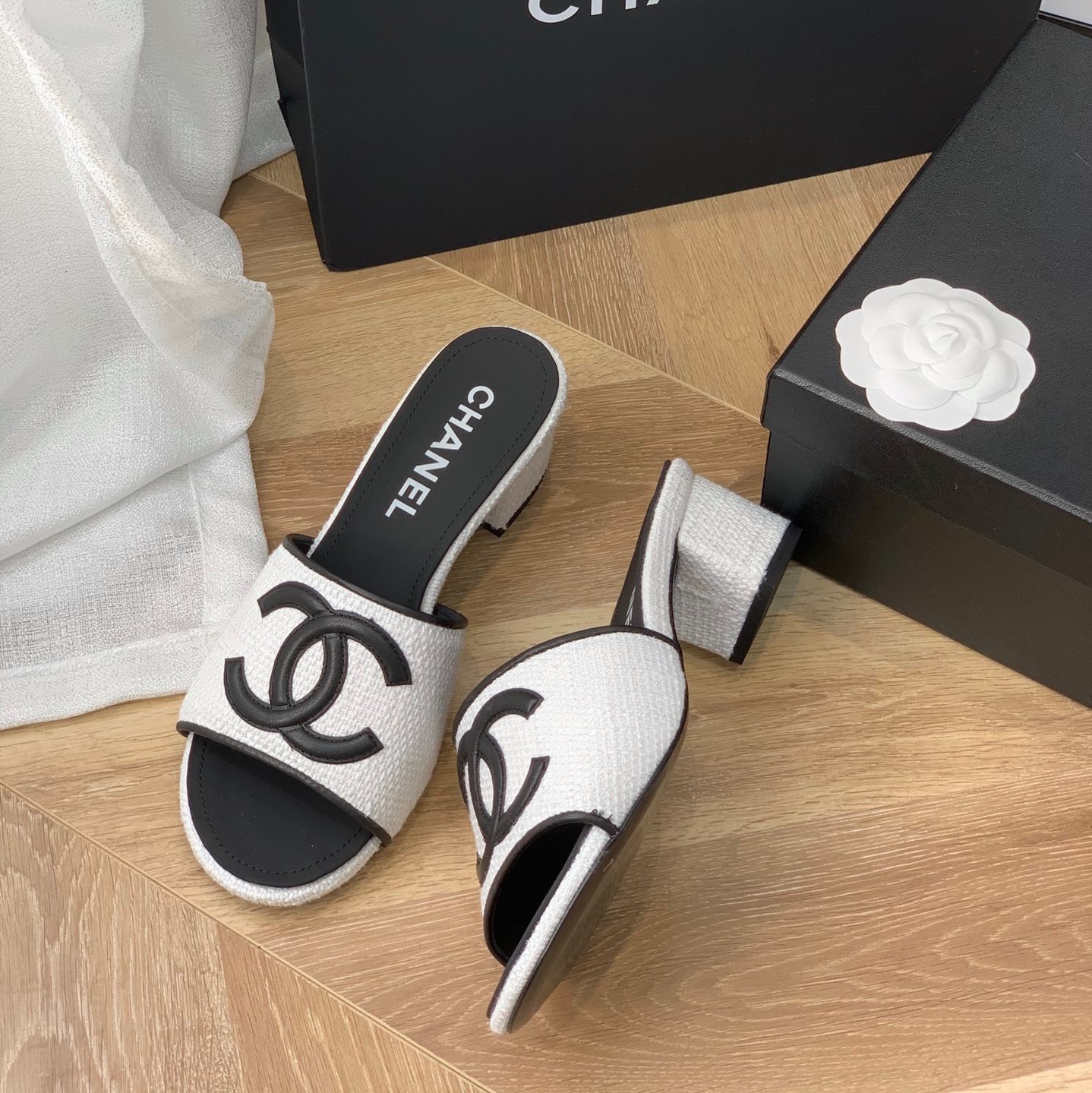 샤넬 트위드 CC 로고 뮬 4cm