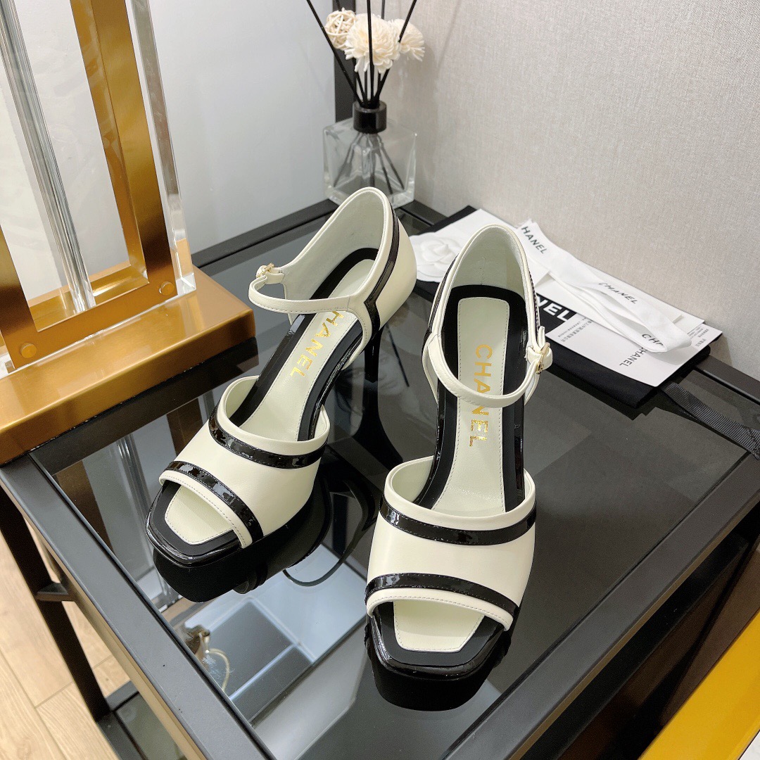 샤넬 오픈 샌들 8.5cm
