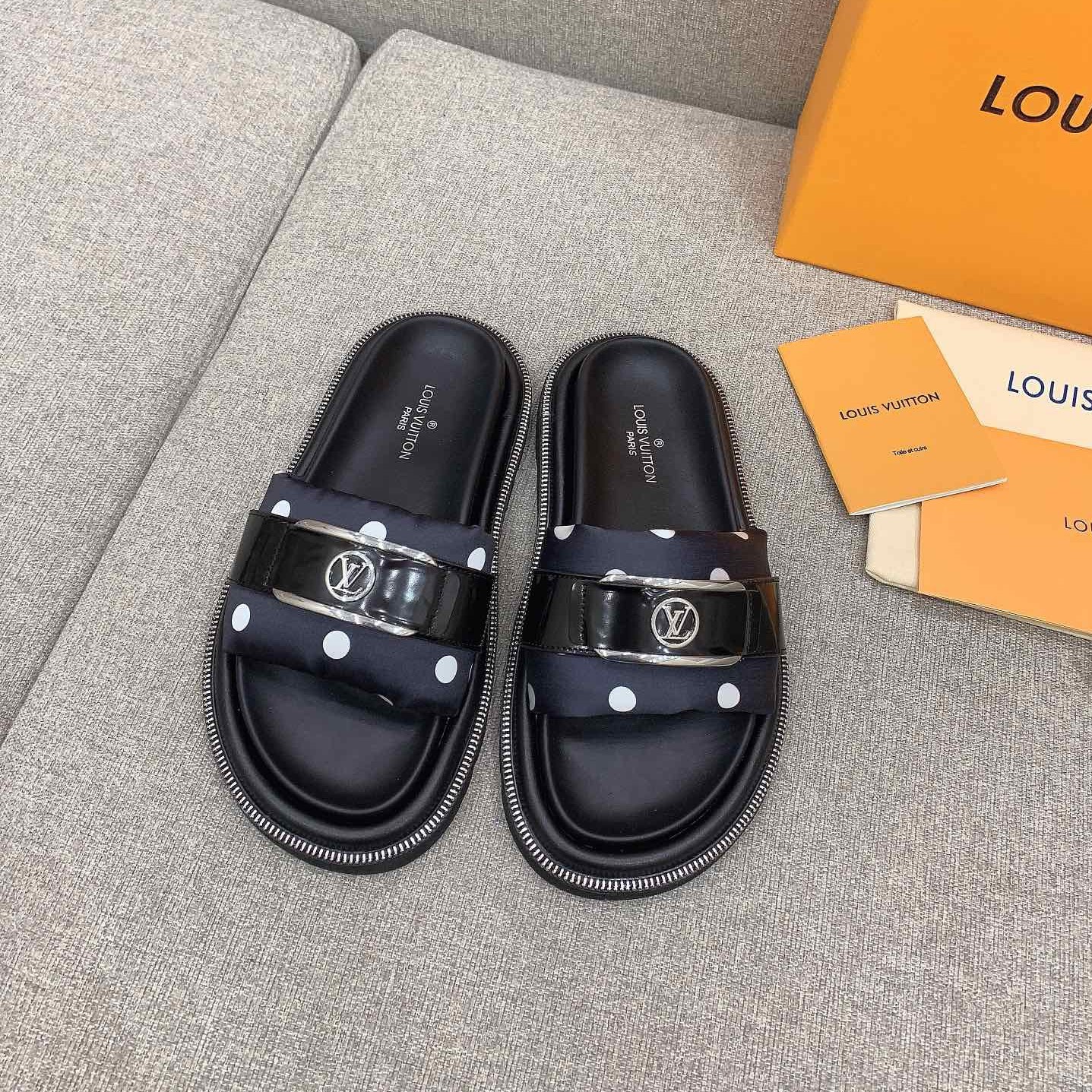 루이비통 풀 필로우 플랫 컴포트 뮬