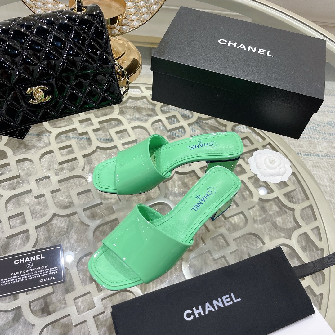 샤넬 페이던트 백로고 포인트 뮬 4.5cm