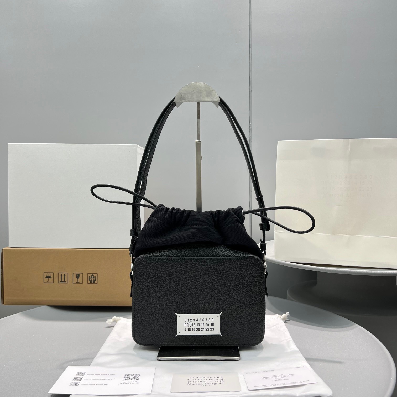 메종 마르지엘 5AC 미디엄 카메라 백