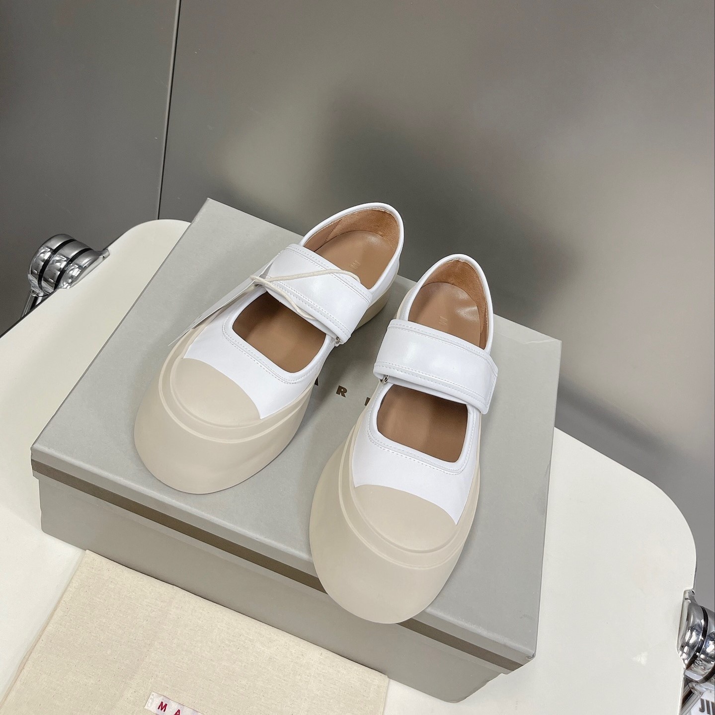 마르니 메리제인 스니커즈
