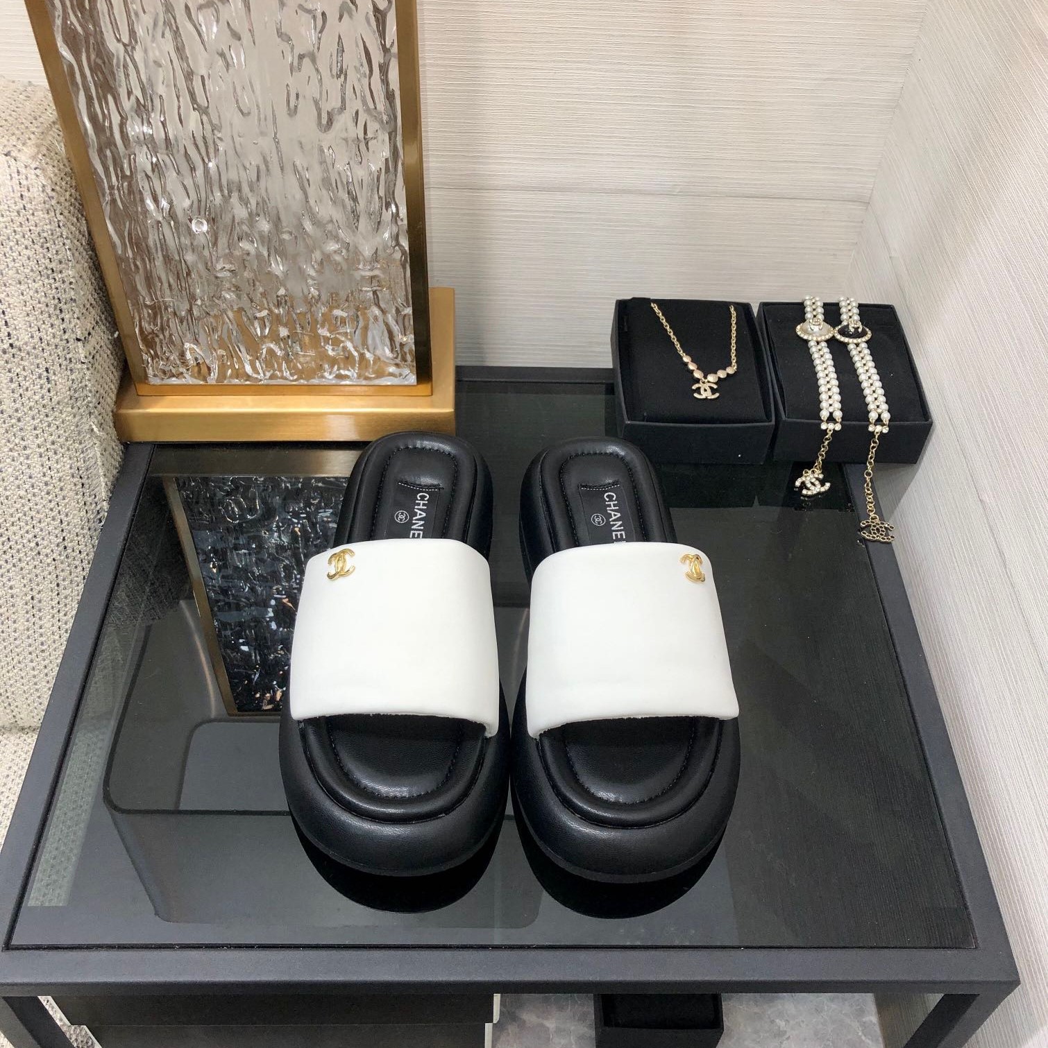 샤넬 쿠션 슬리퍼