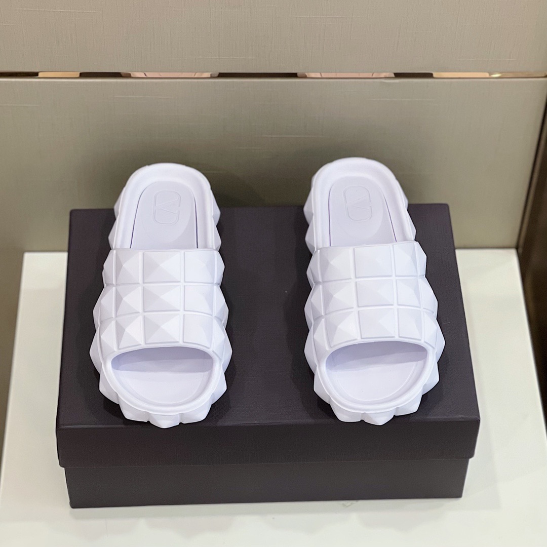 발렌티노 로만스터드 터틀 슬라이드