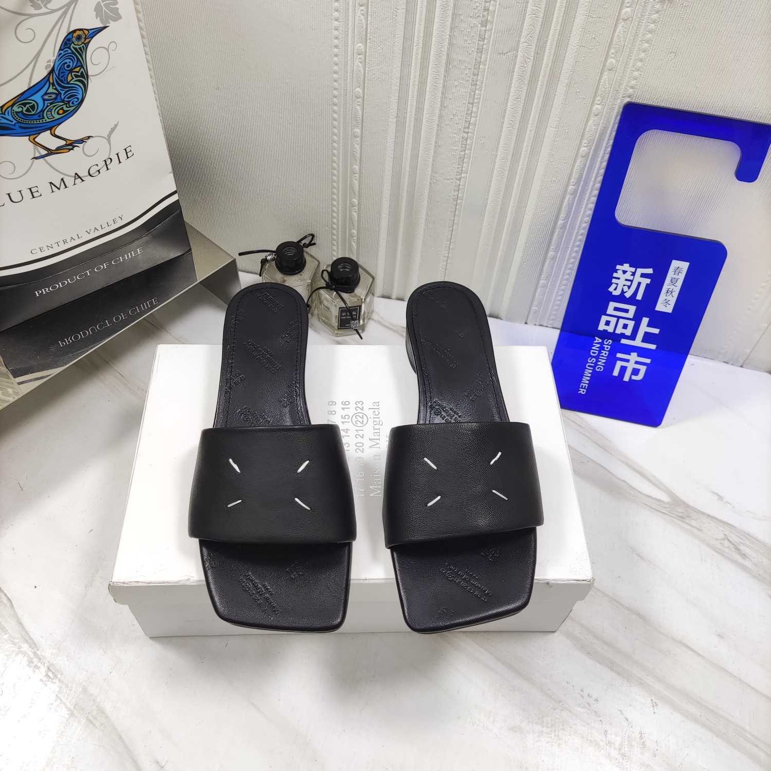 메종마르지엘라 MM6 스티치 샌들
