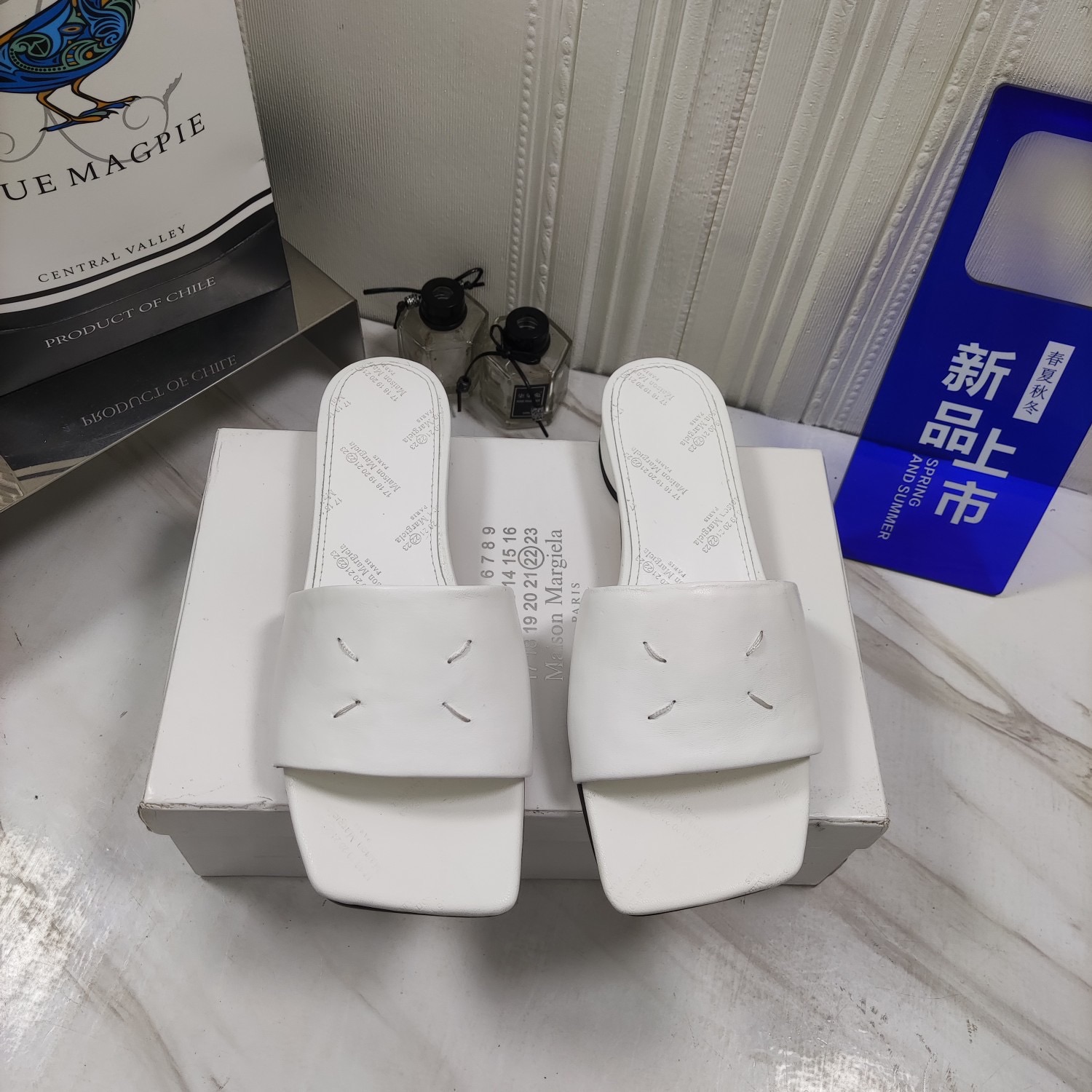 메종마르지엘라 MM6 스티치 샌들