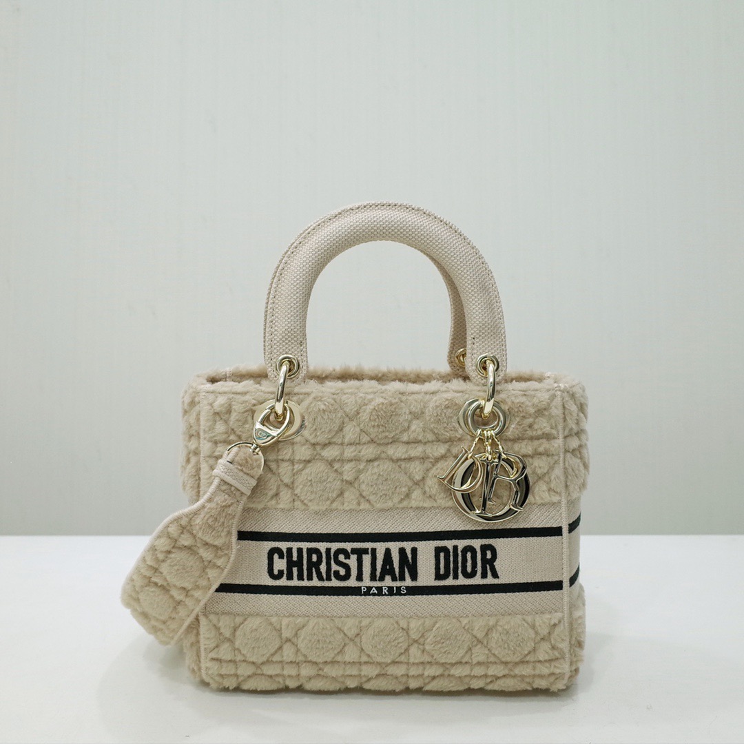 디올 LADY DIOR 미디엄 백