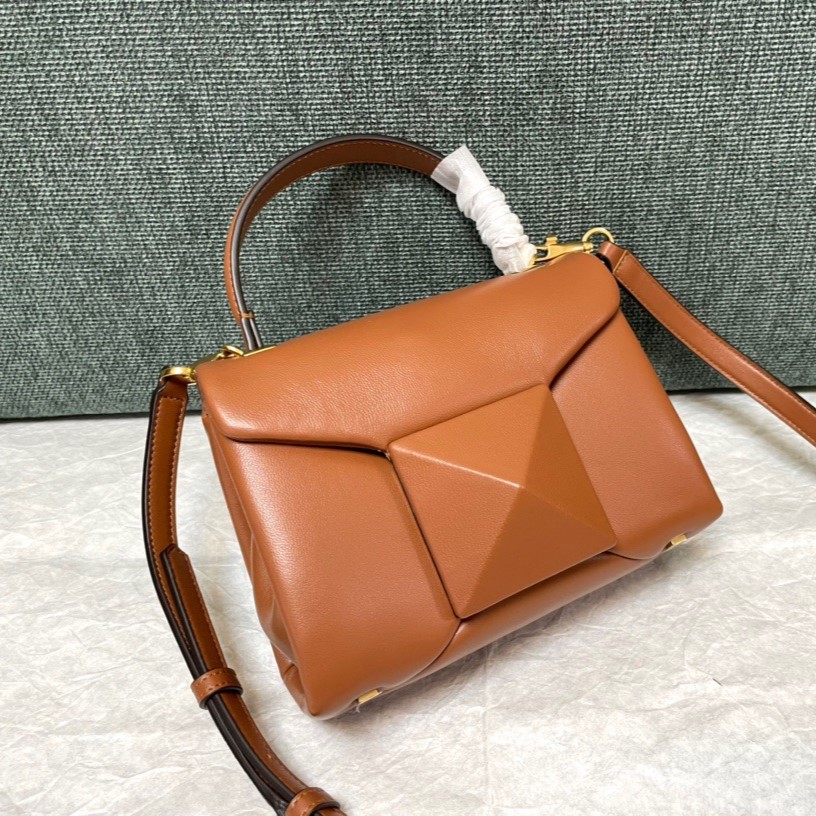 발렌티노 원스터드 토트백  20cm