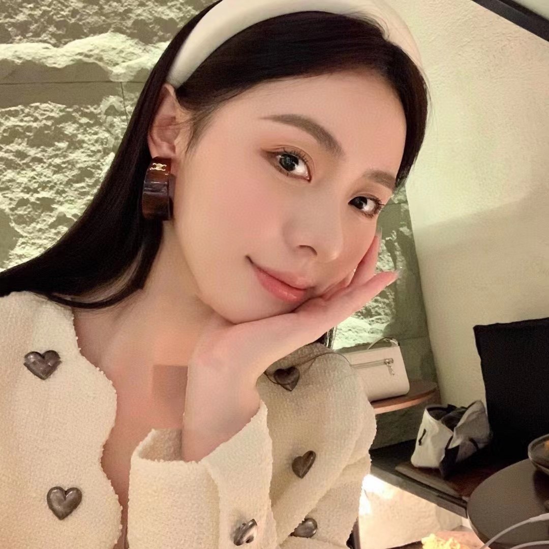 셀린느 귀걸이