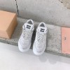 미우미우 블리치드 가죽 스니커즈