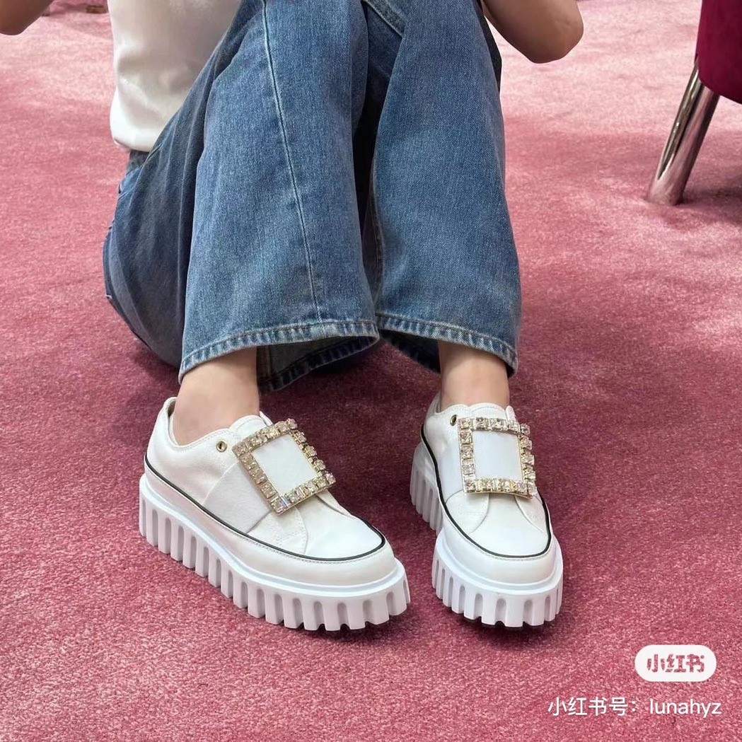 로저비비에 비브 고-틱 스트라스 버클 슬립온 스니커즈