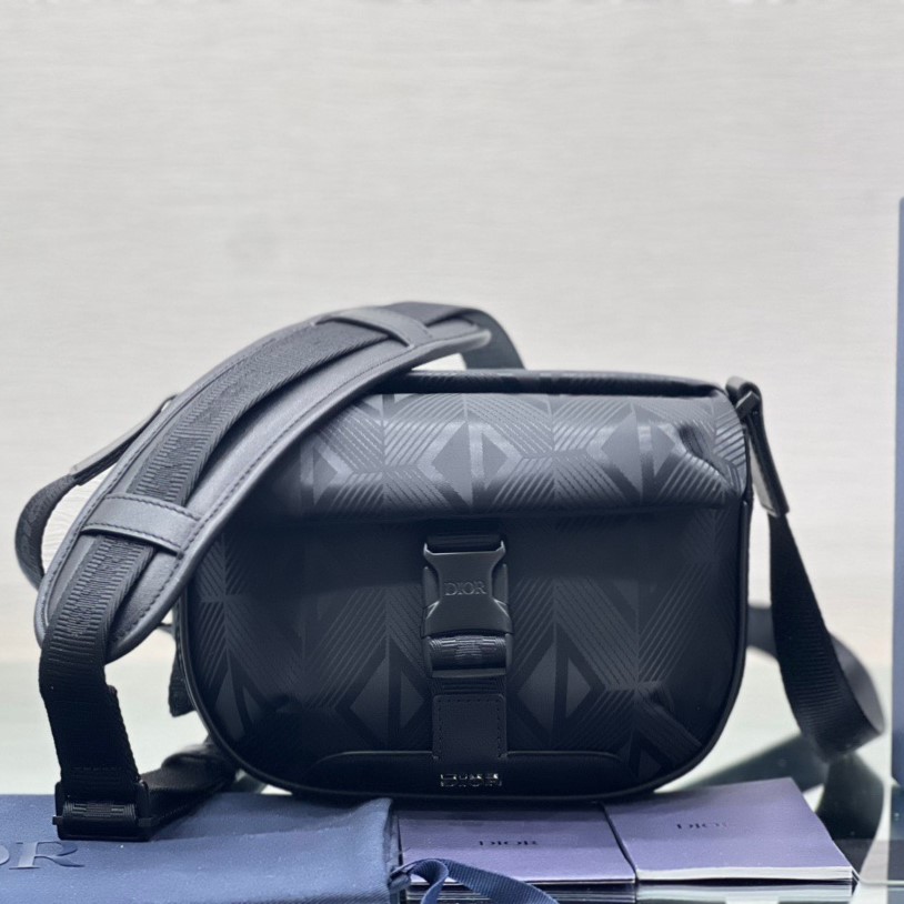 디올 EXPLORER 스트랩 파우치