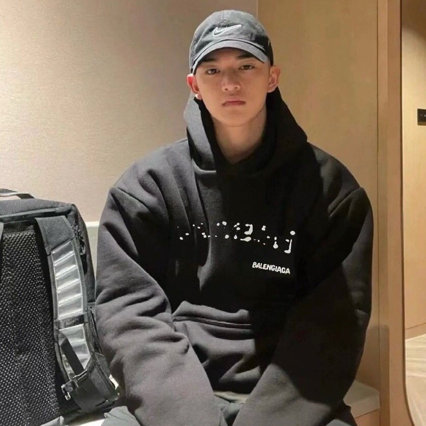 발렌시아가 후디