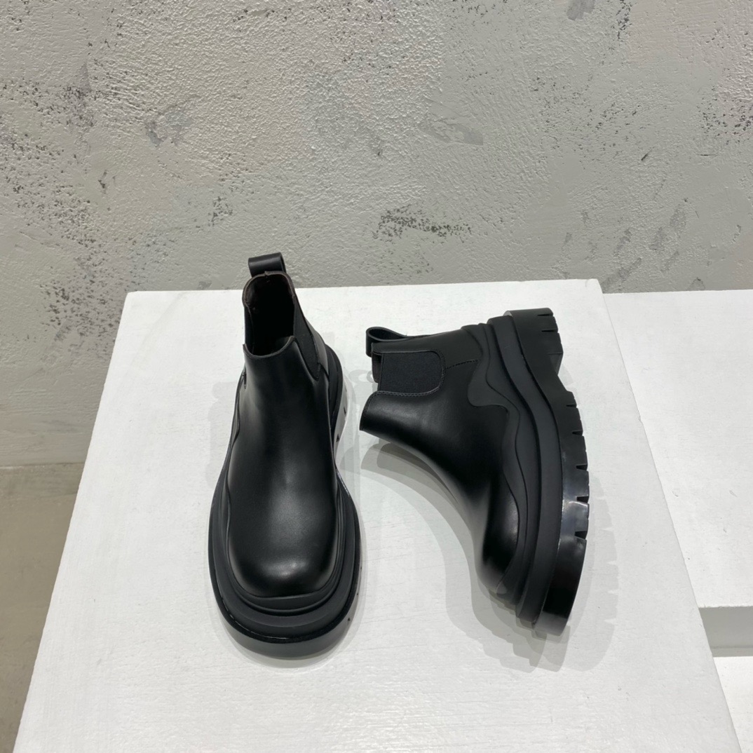 보테가베네타 타이어 앵클 첼시 부츠