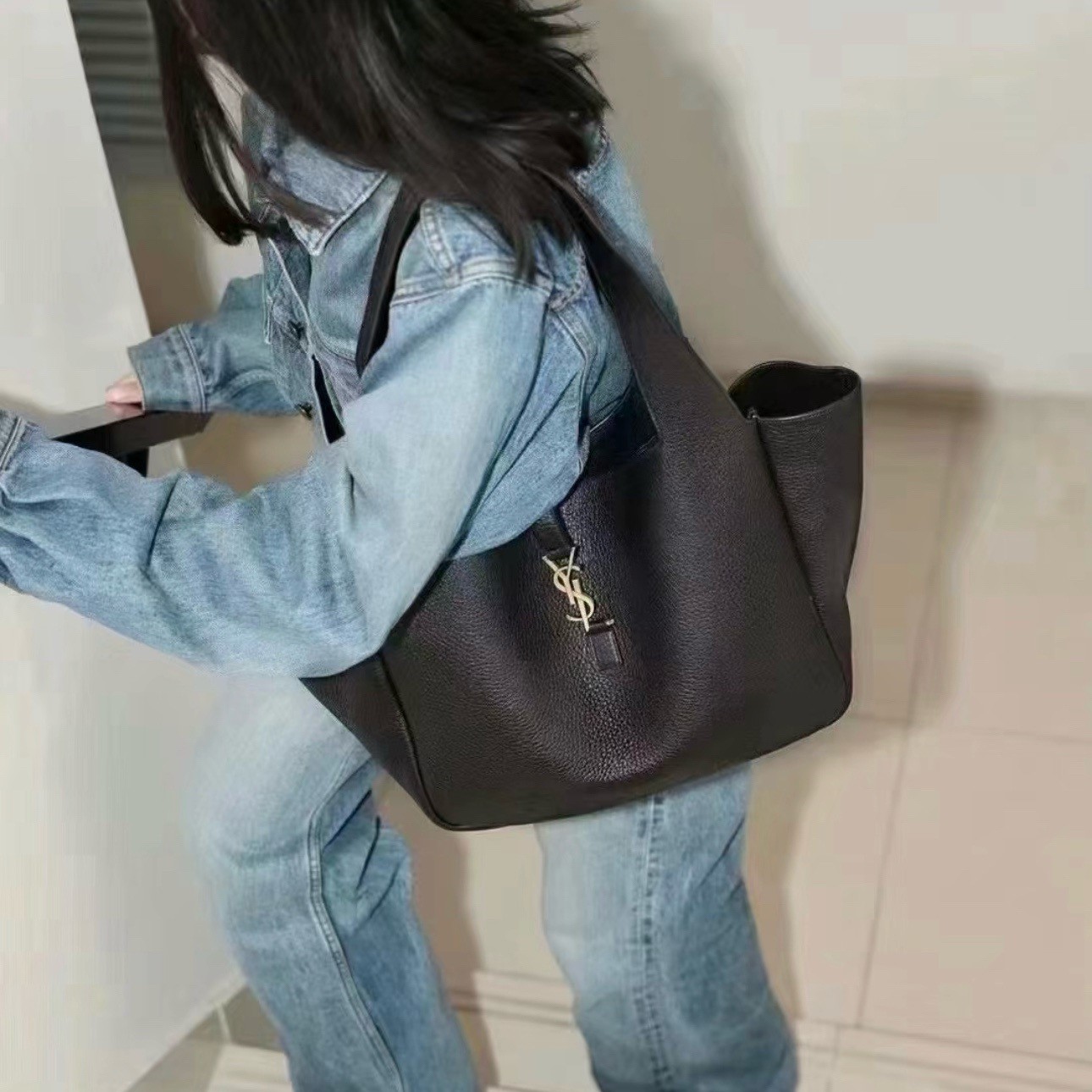 생로랑 BEA 토트백
