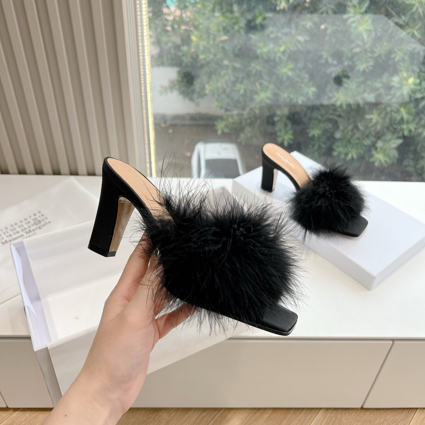 메종마르지엘라 페더 장식 뮬 5.5cm ,9cm