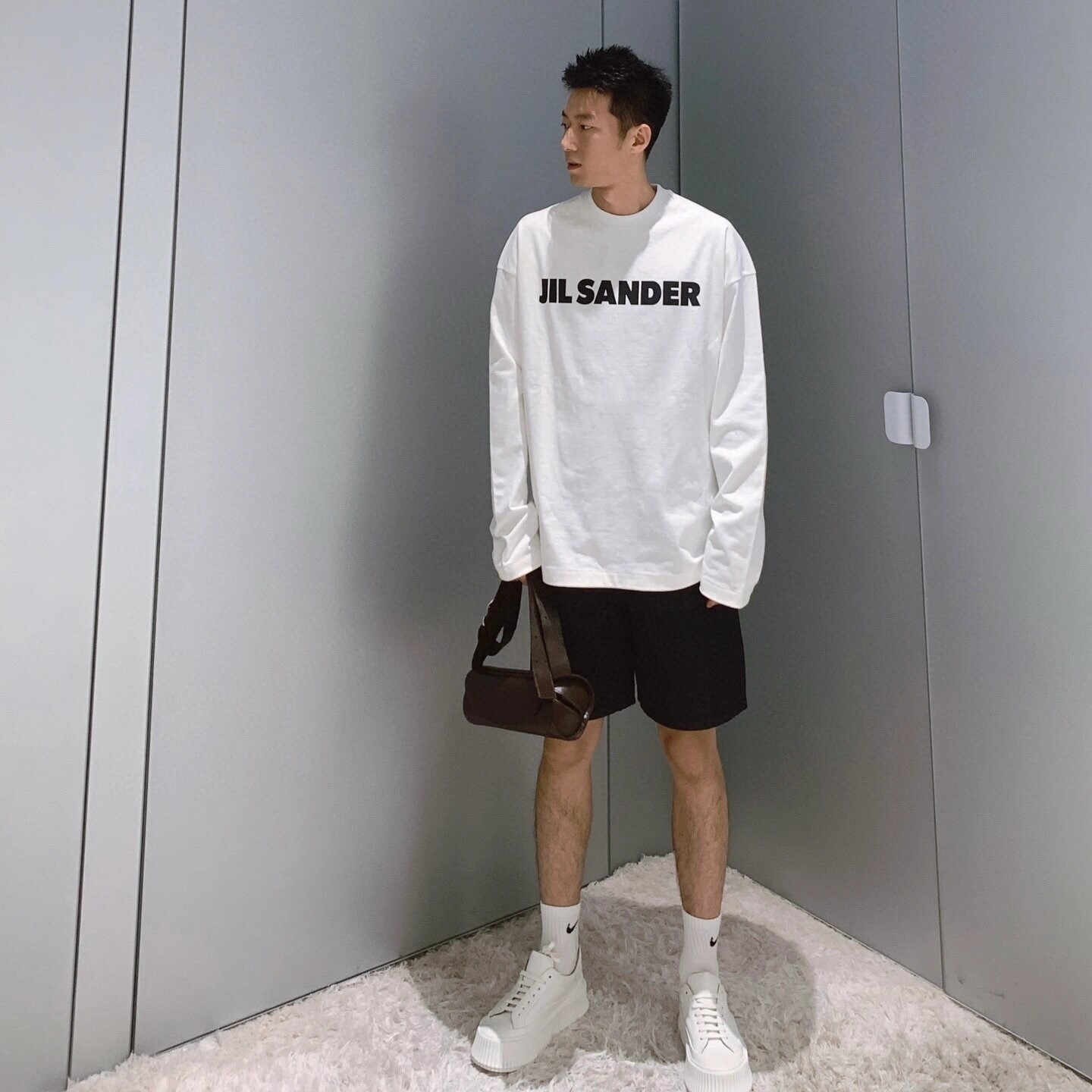 질샌더 로고 티