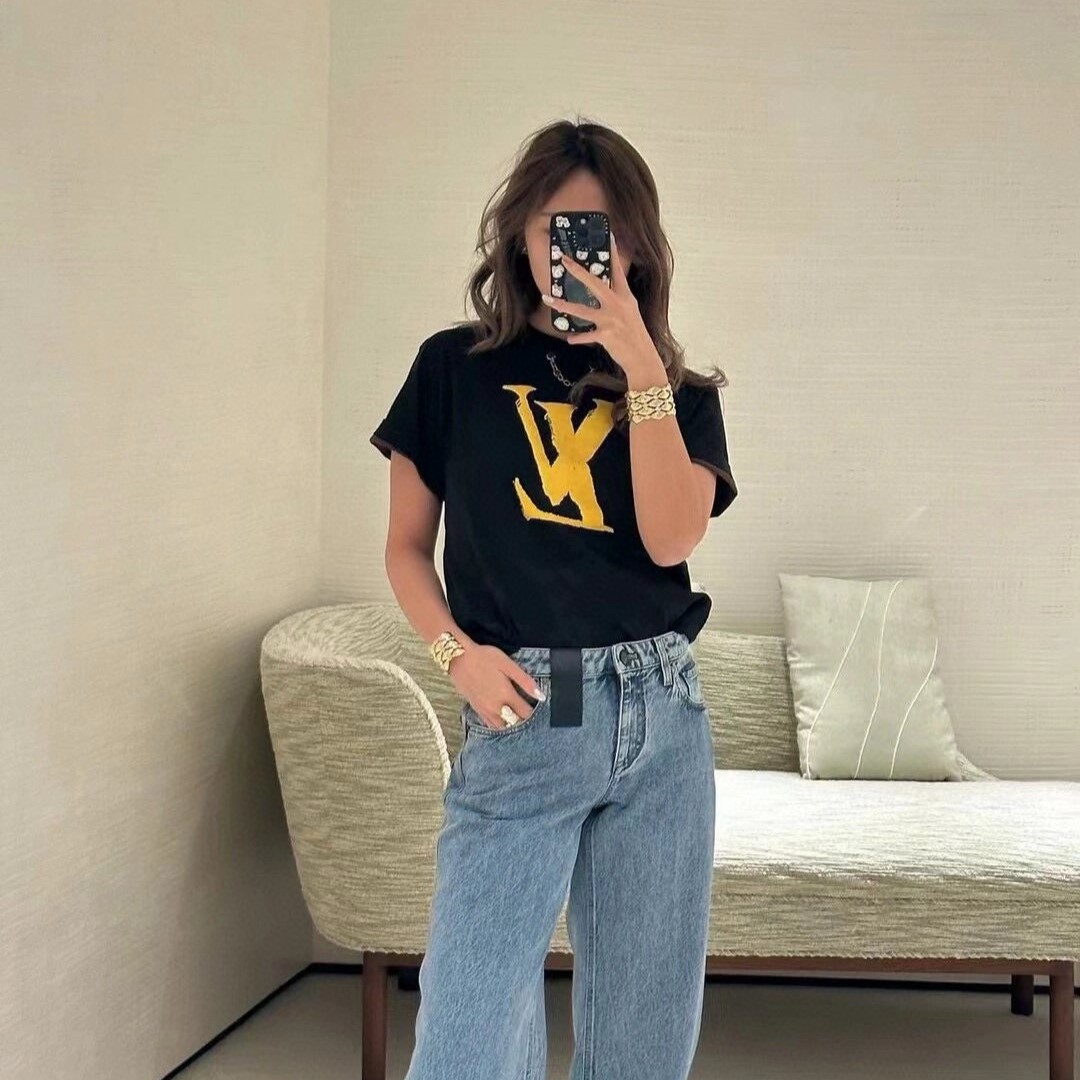 루이비통 그래픽 LV 프린트 티셔츠