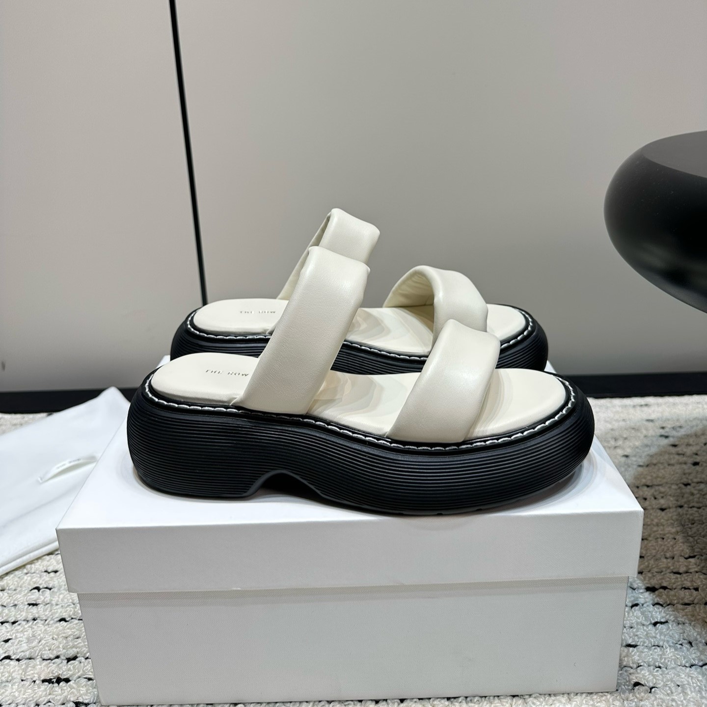 더로우 슬리퍼