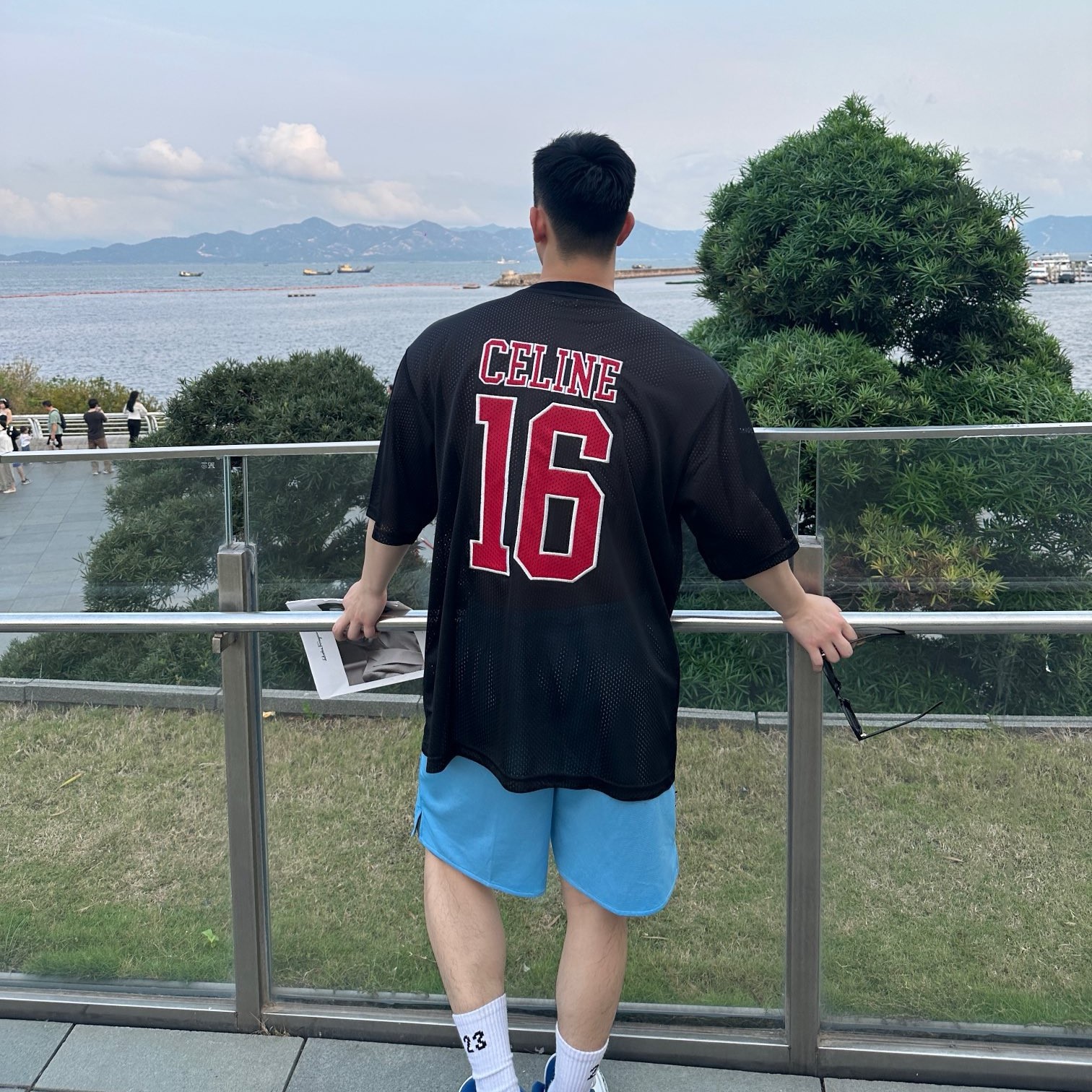 셀린느 OVERSIZED CELINE 16 T-SHIRT IN JERSEY MESH