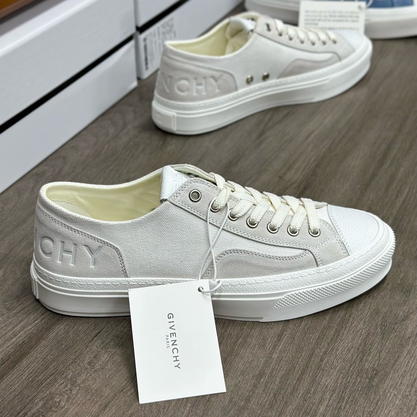 지방시 시티 GIVENCHY 스니커즈