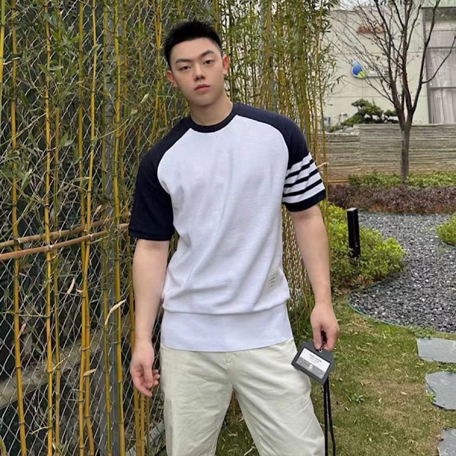 톰브라운 티셔츠