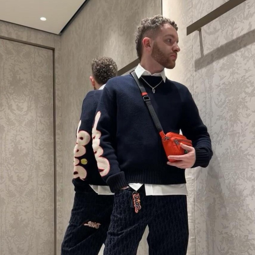 디올 AND KAWS 스웨터