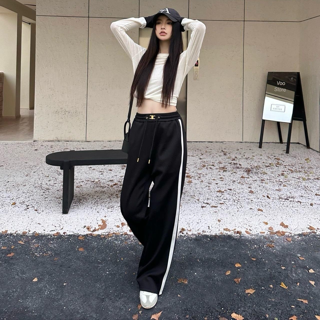 셀린느 트리옹프 조깅 팬츠