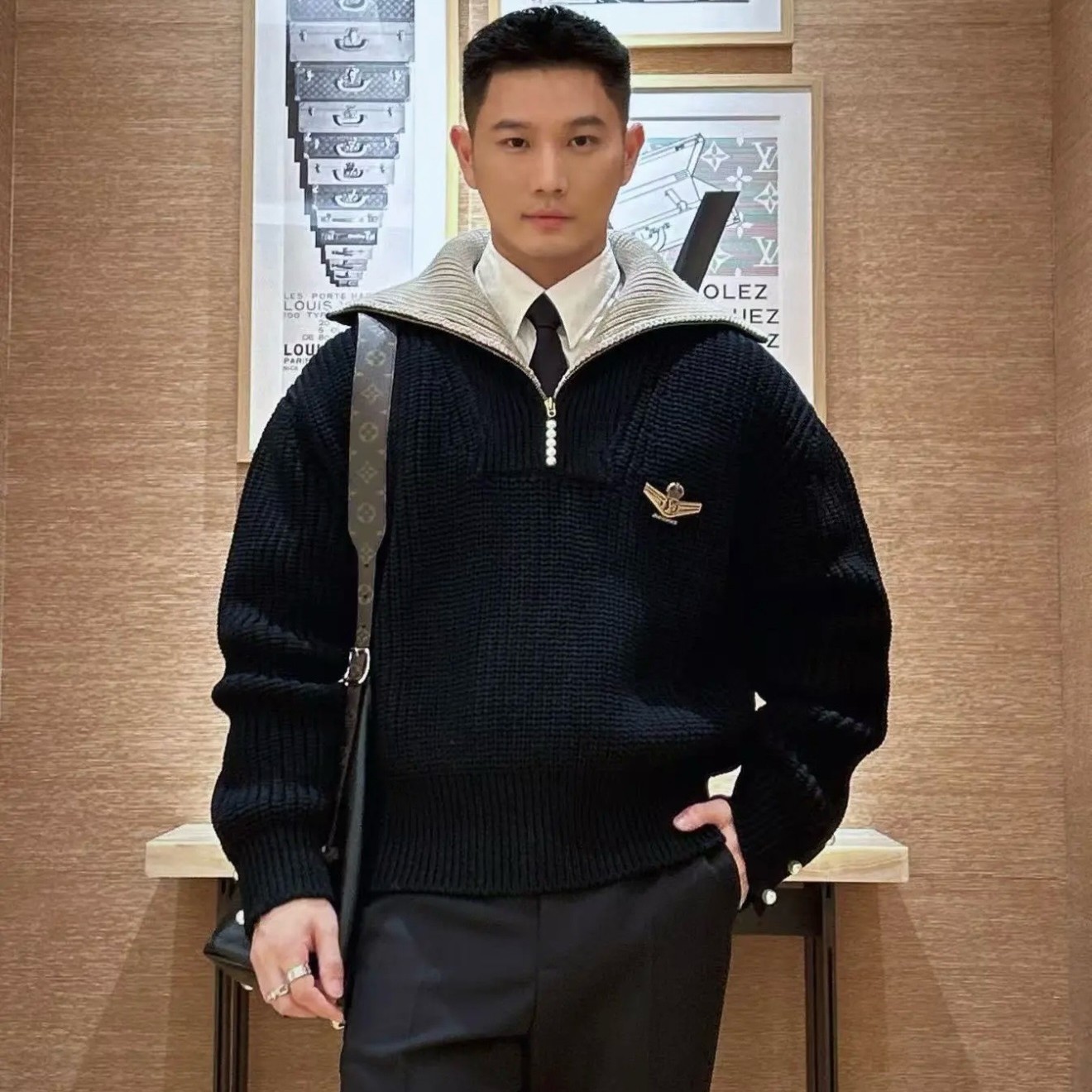 루이비통 청키 울 블렌드 하프 집 풀오버