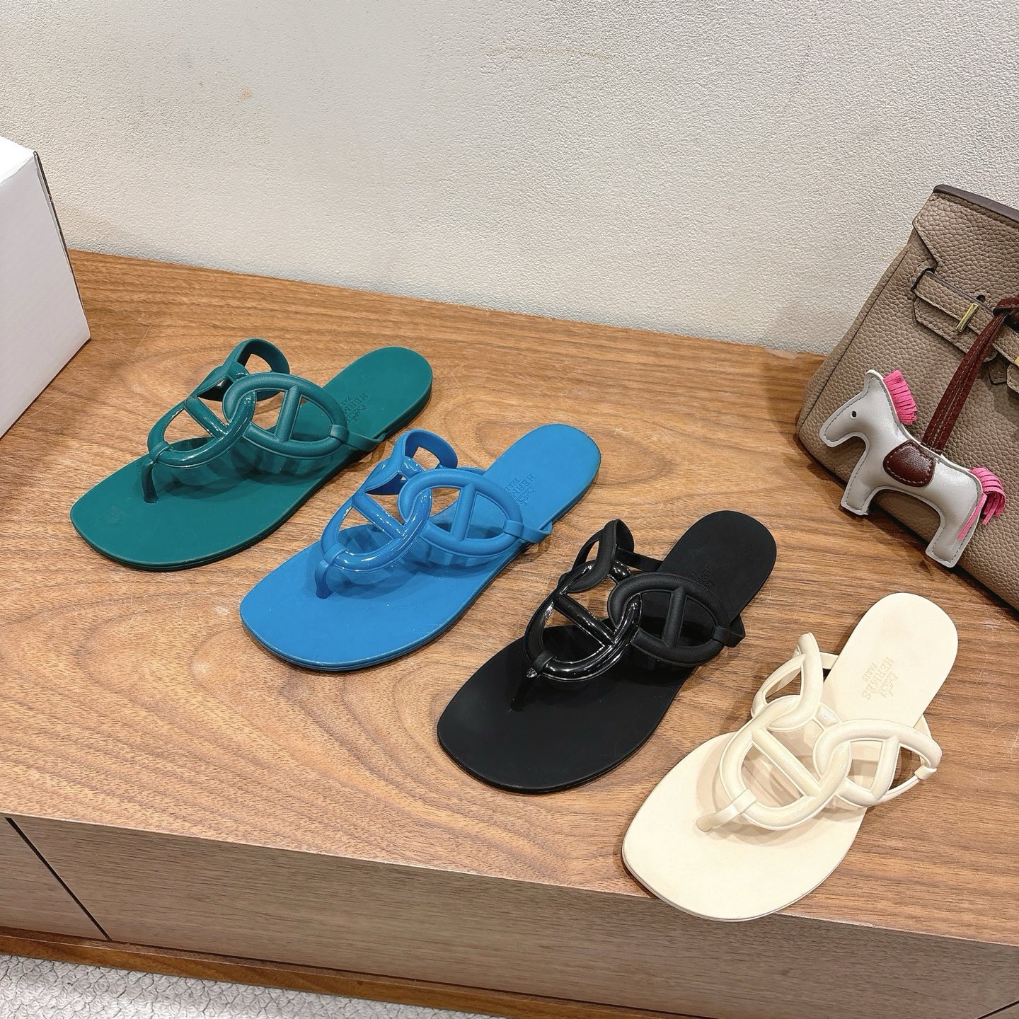 에르메스 에제리 샌들 슬리퍼