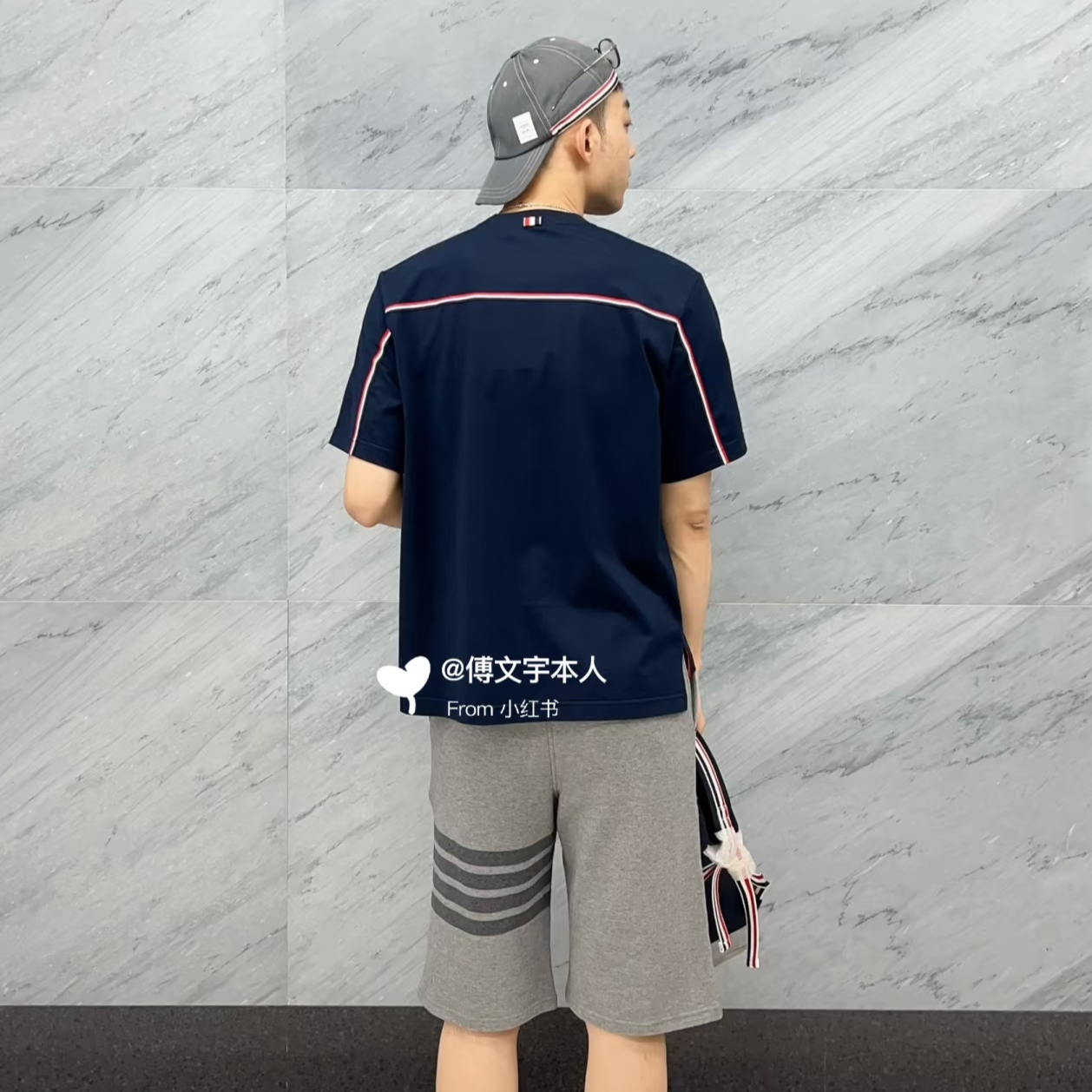 톰브라운 티셔츠