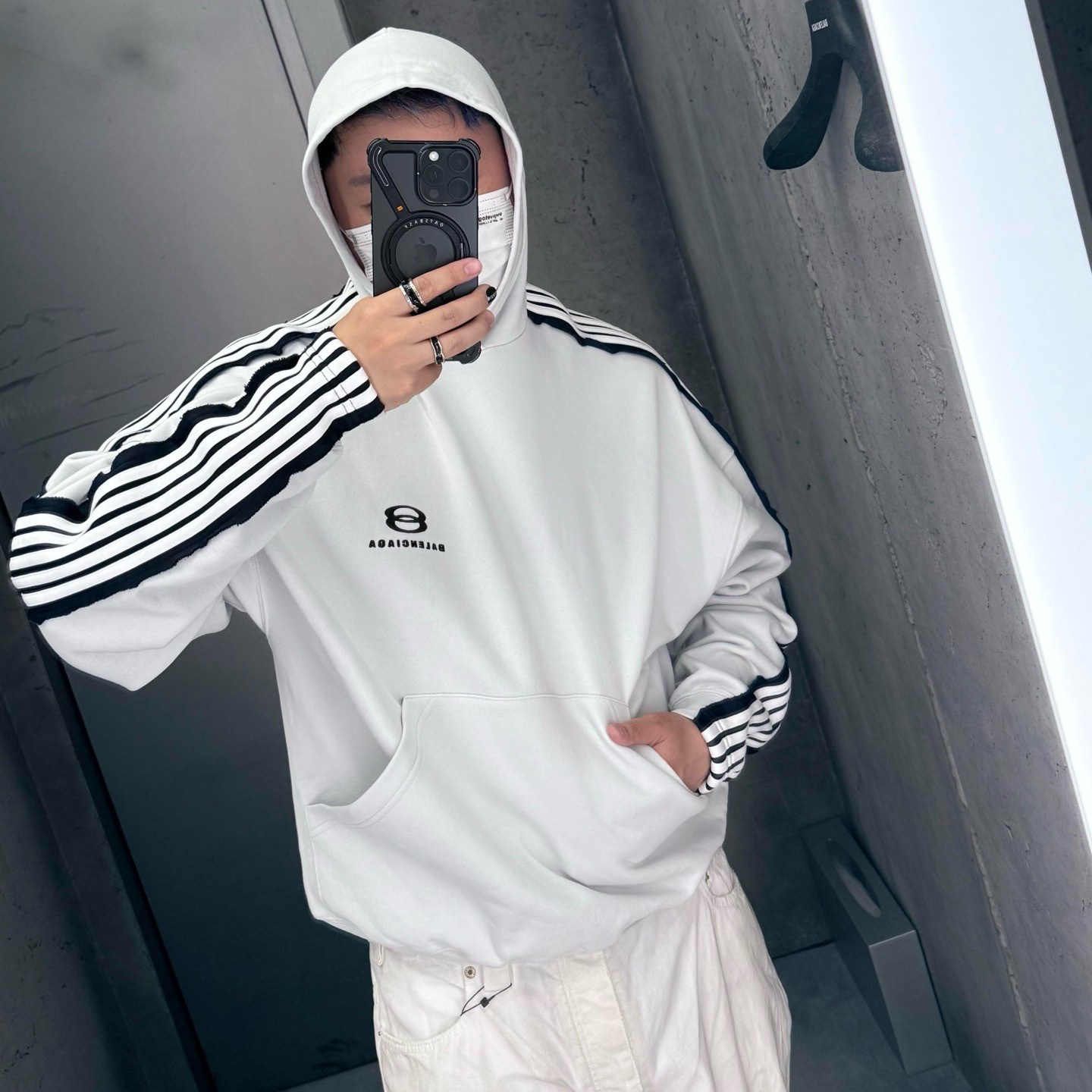 발렌시아가 더블오 스트라이프 후드 티셔츠