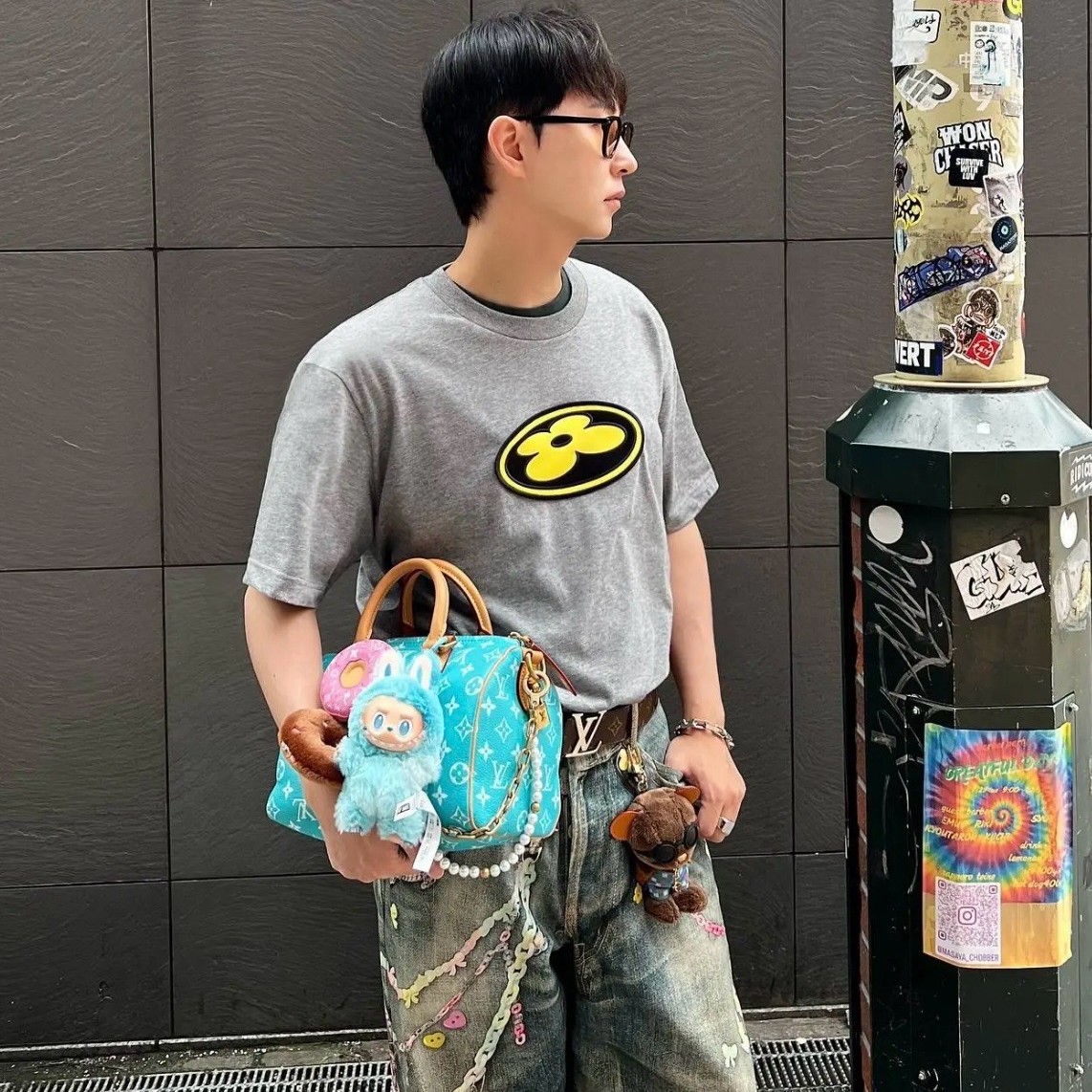 루이비통 그래픽 패치 티셔츠