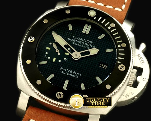 파네라이 Pam 389 N Submersible Black SS/LE SG25J Auto -PN389LE